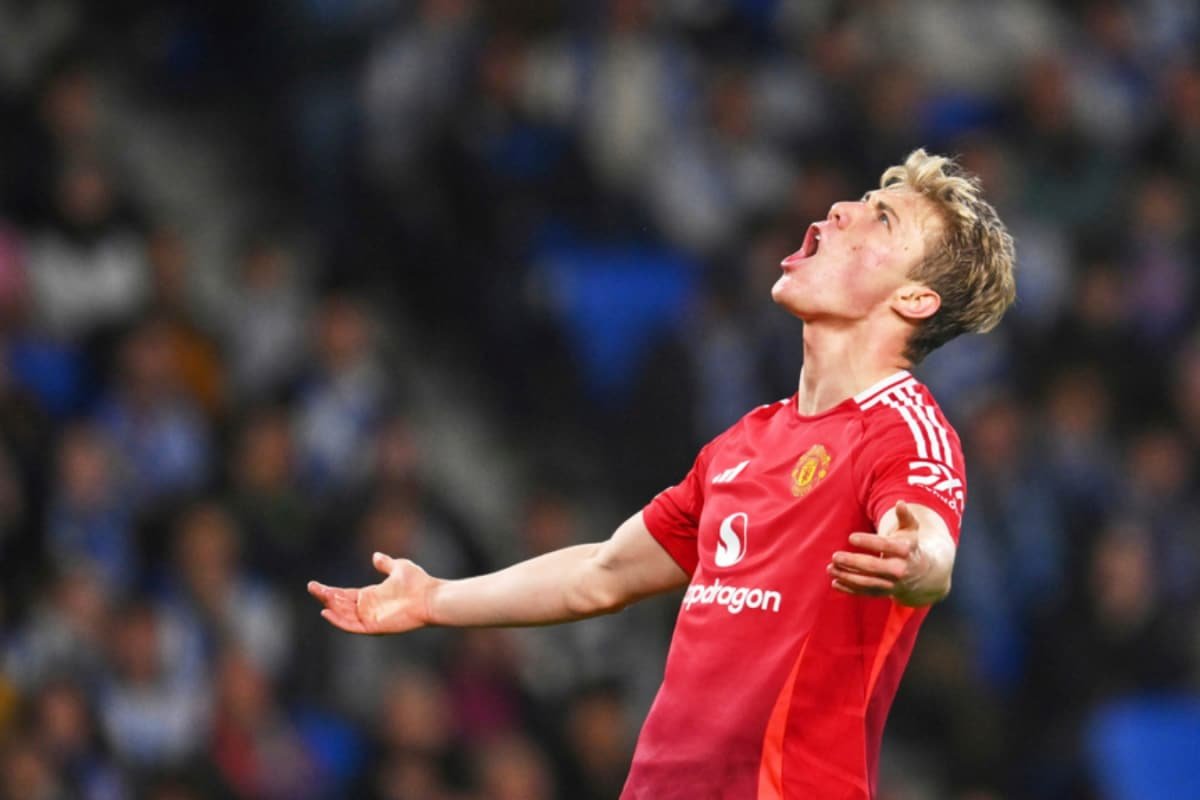 Manchester United To Leave Out Rs 870 Crore Striker Out Of Squad Vs Arsenal