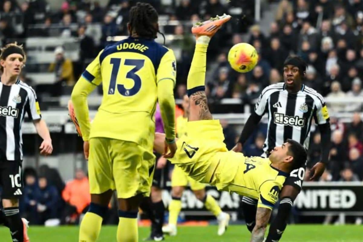 Romero To The Rescue! Spurs Captains 95th-Minute Bicycle Kick Rescue Spurs | WATCH