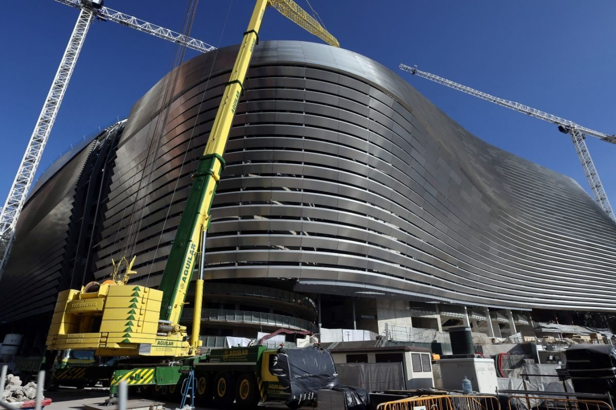 As Legal Issues Halt Bernabeu Concerts, Real Madrids Cross-Town Rivals Benefit