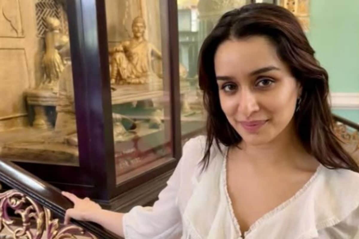 Shraddha Kapoor’s ‘Ghummakad Mode’ Is On, Shares Pics From Her Day Out In Mumbai