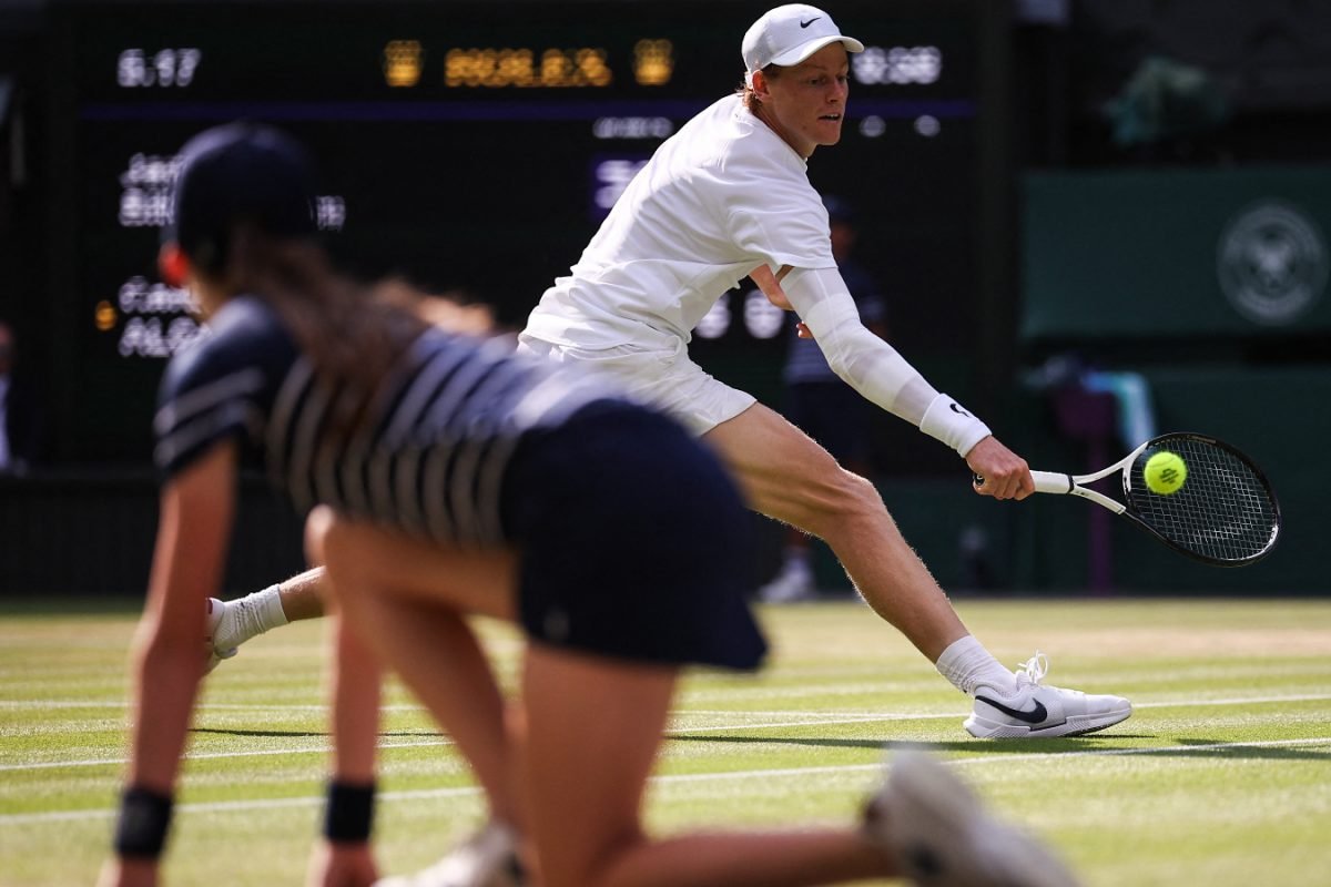 Pop! Champagne Cork Hilariously Delays Play During Sinner-Alcaraz Wimbledon Final: WATCH