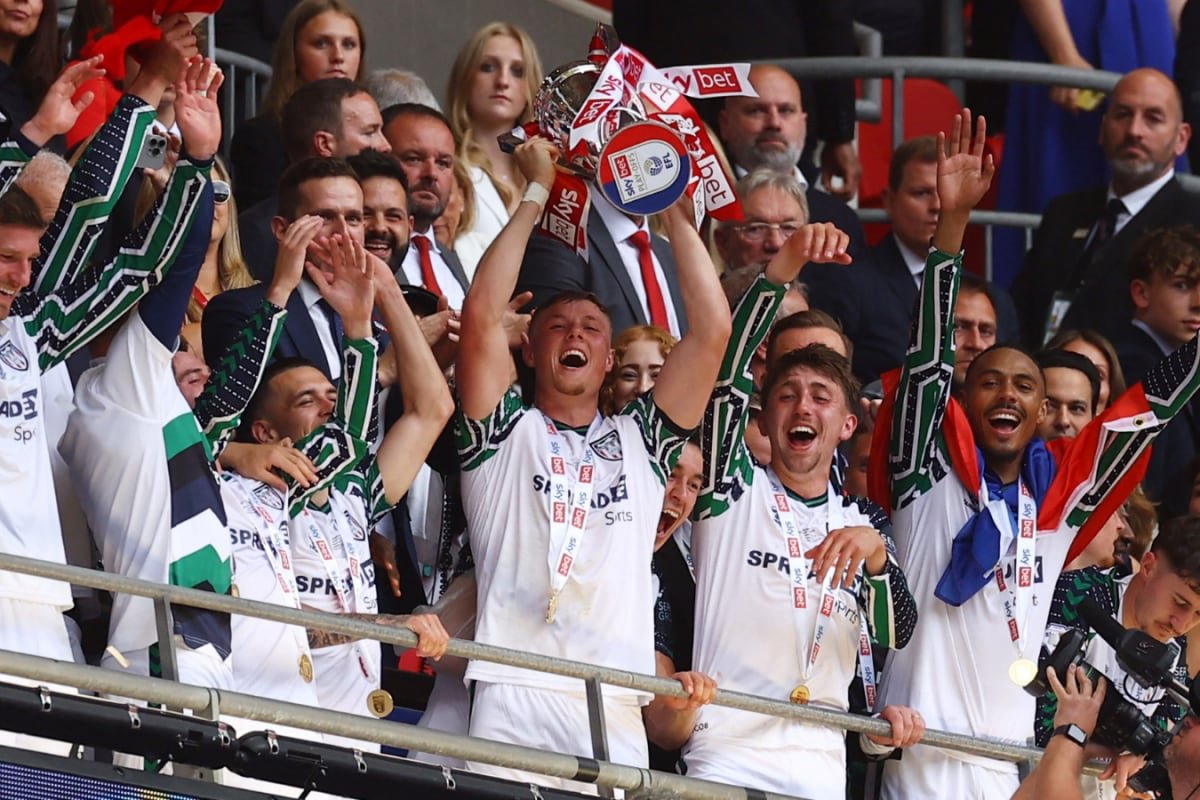 Sunderland Clinch Premier League Promotion With Dramatic Last-Minute Goal