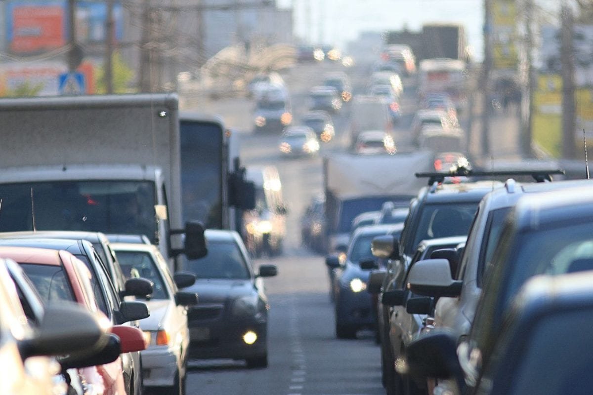 Bengaluru Traffic: Does Switching Off Your Vehicle At Red Signals Save Fuel?