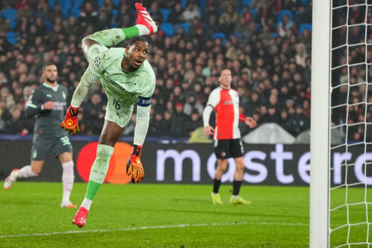 UEFA Champions League: Mike Maignan Mistake Hands Feyenoord Win Over AC Milan