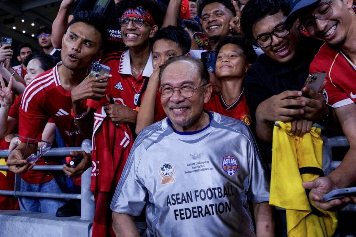 Hope You Dont...: Malaysian PM Takes Dig At United Following Defeat In Friendly