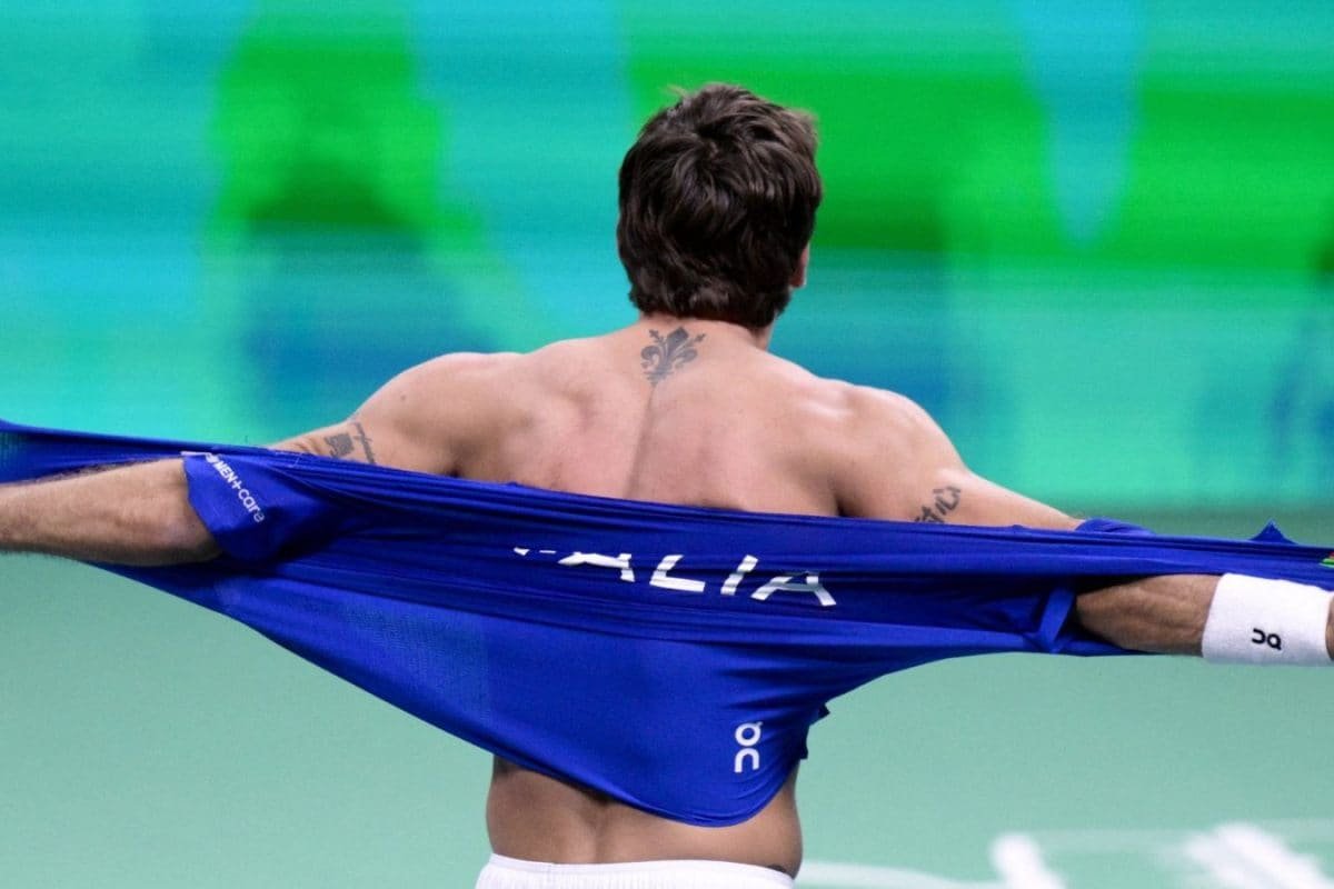 Like Idol, Like Fan! Flavio Cobolli’s Novak Djokovic-esque Celebration Following Davis Cup Heroics | Watch