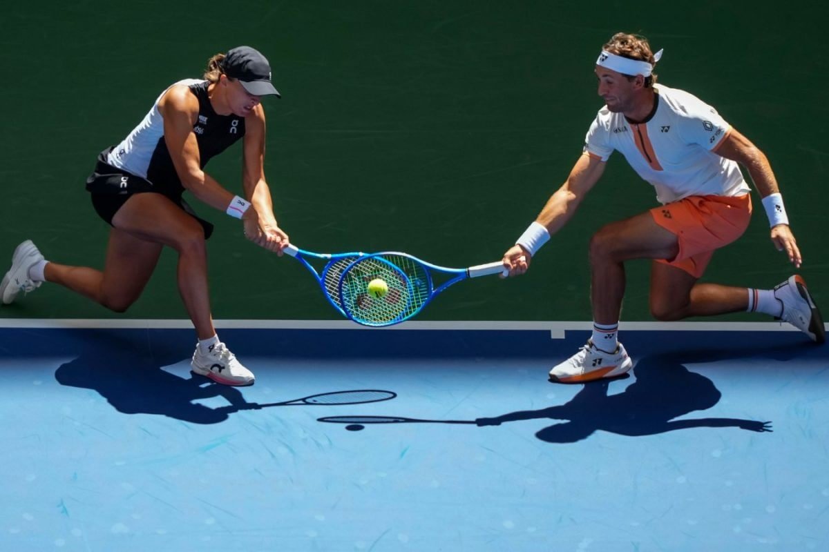 US Open: Swiatek-Ruud Advance In Mixed Doubles, Alcaraz-Raducanu Ousted