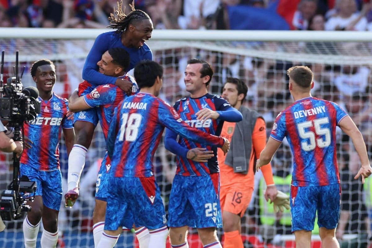 FA Cup: Crystal Palace Edge Out Manchester City To Clinch Maiden Title