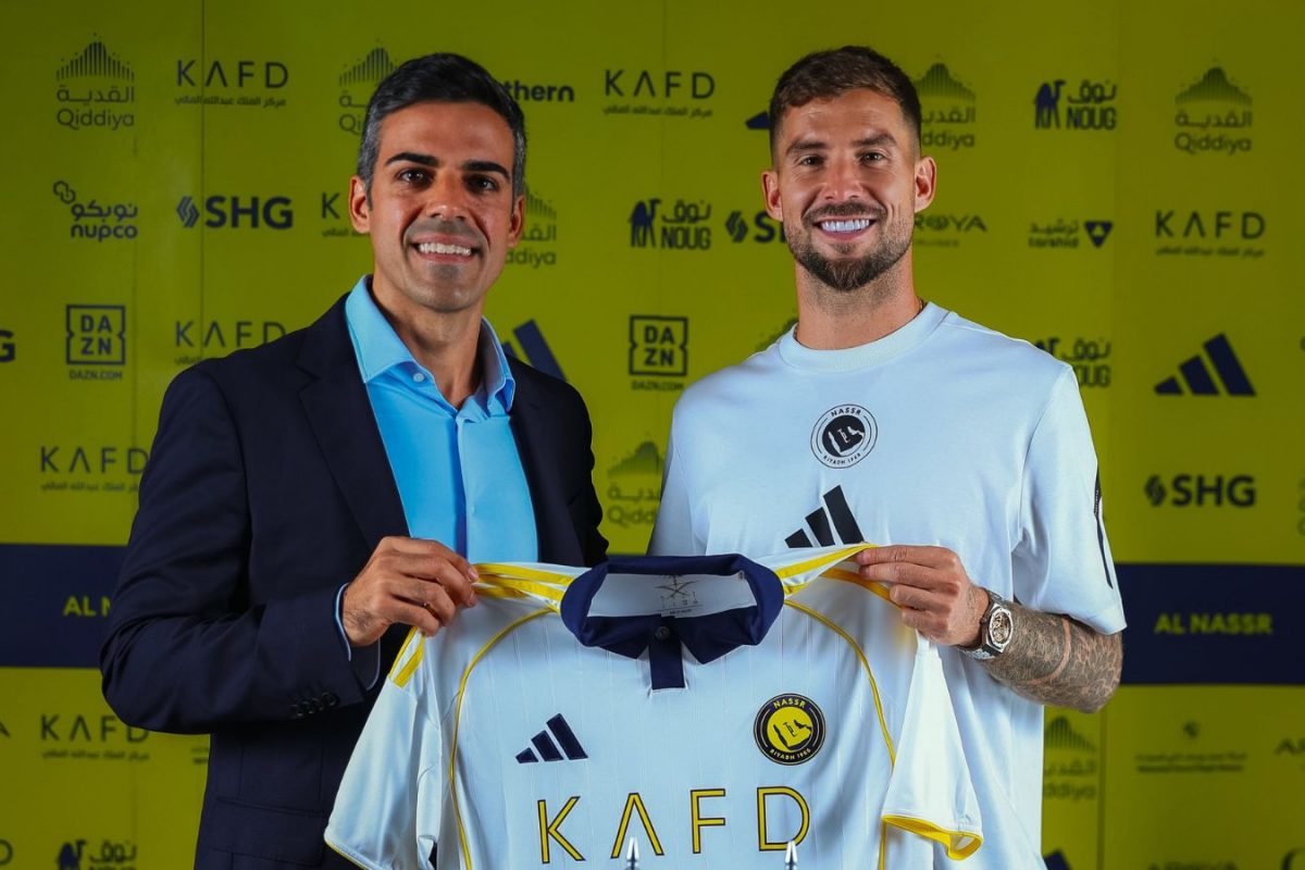 Inigo Martinez Completes Transfer To Al Nassr From Barcelona