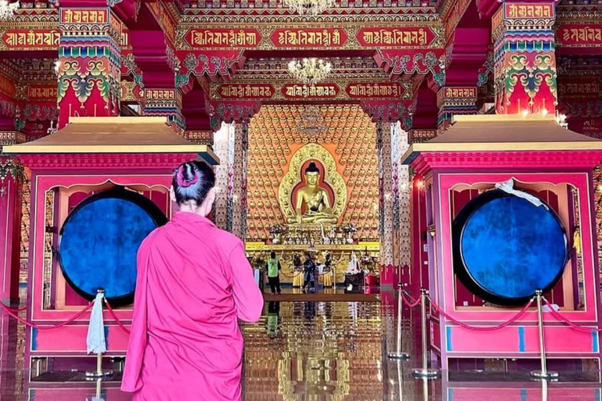 She Starred Alongside Akshay Kumar, Shared Stage With Aishwarya Rai – Now Lives As Buddhist Monk