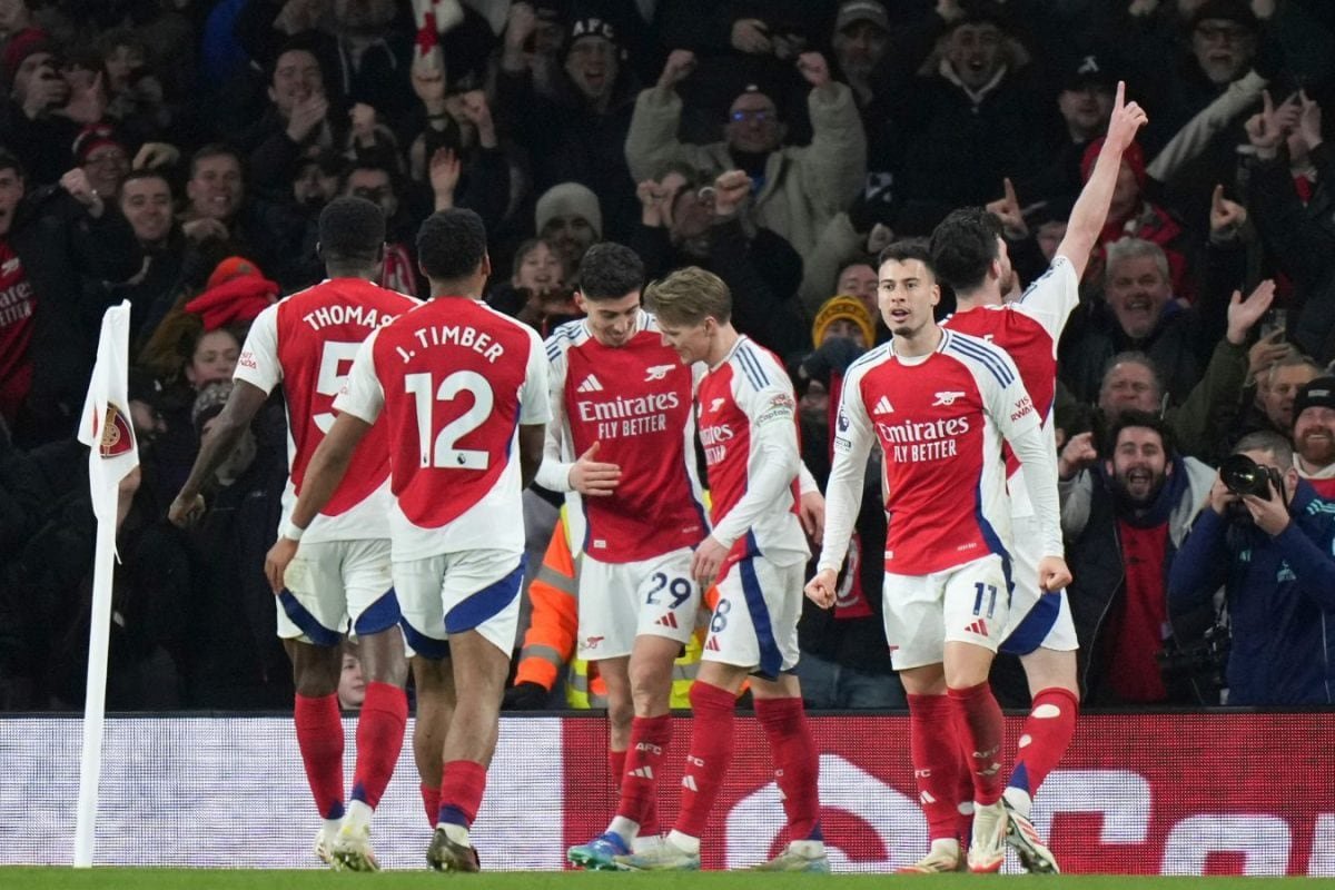 Premier League: Rampant Arsenal Hit Manchester City For Five At Emangrys