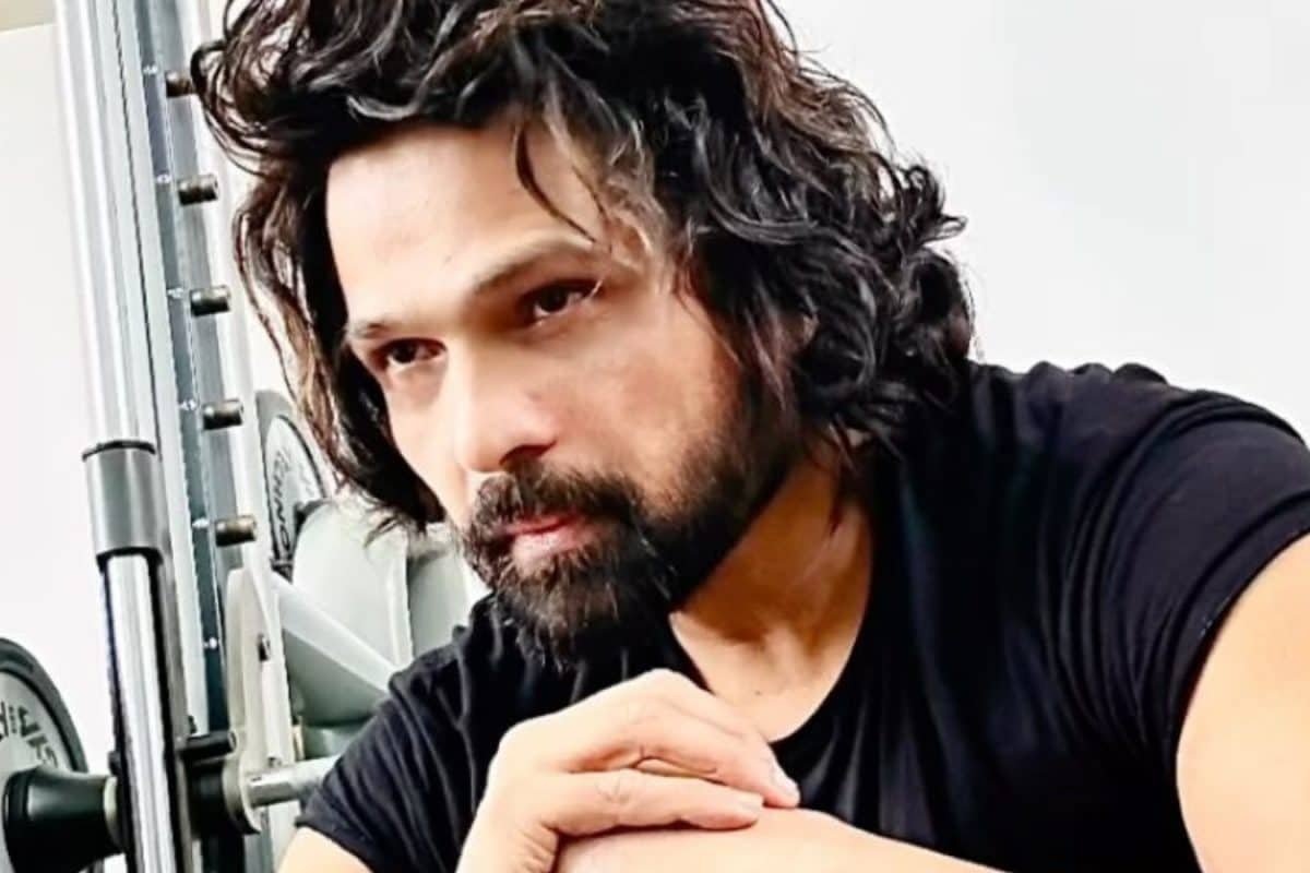 Himesh Reshammiya Reacts To Janhvi Kapoor Doing Bicep Curls To Tandoori Nights