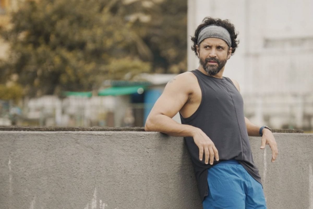 Farhan Akhtar Shares Health Update After Knee Surgery: ‘Life’s Getting Back On Track’