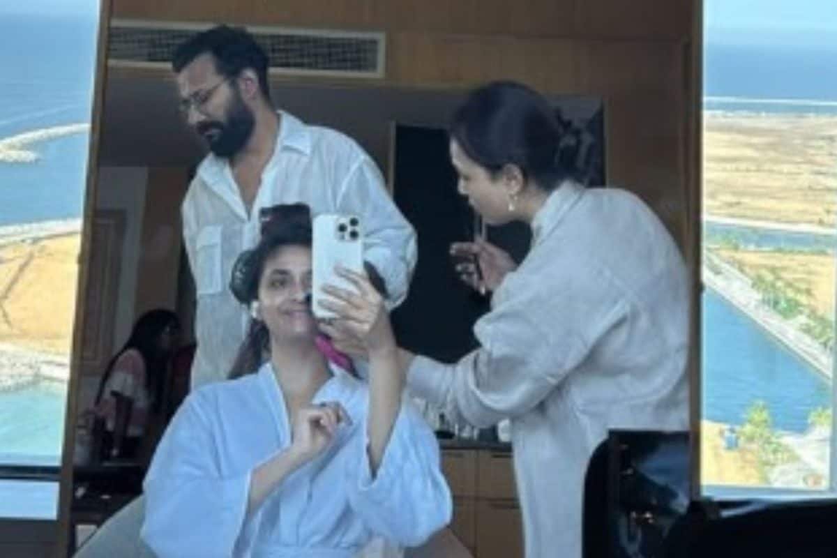 A Page From Keerthy Sureshs ‘Getting Ready’ Selfie Album