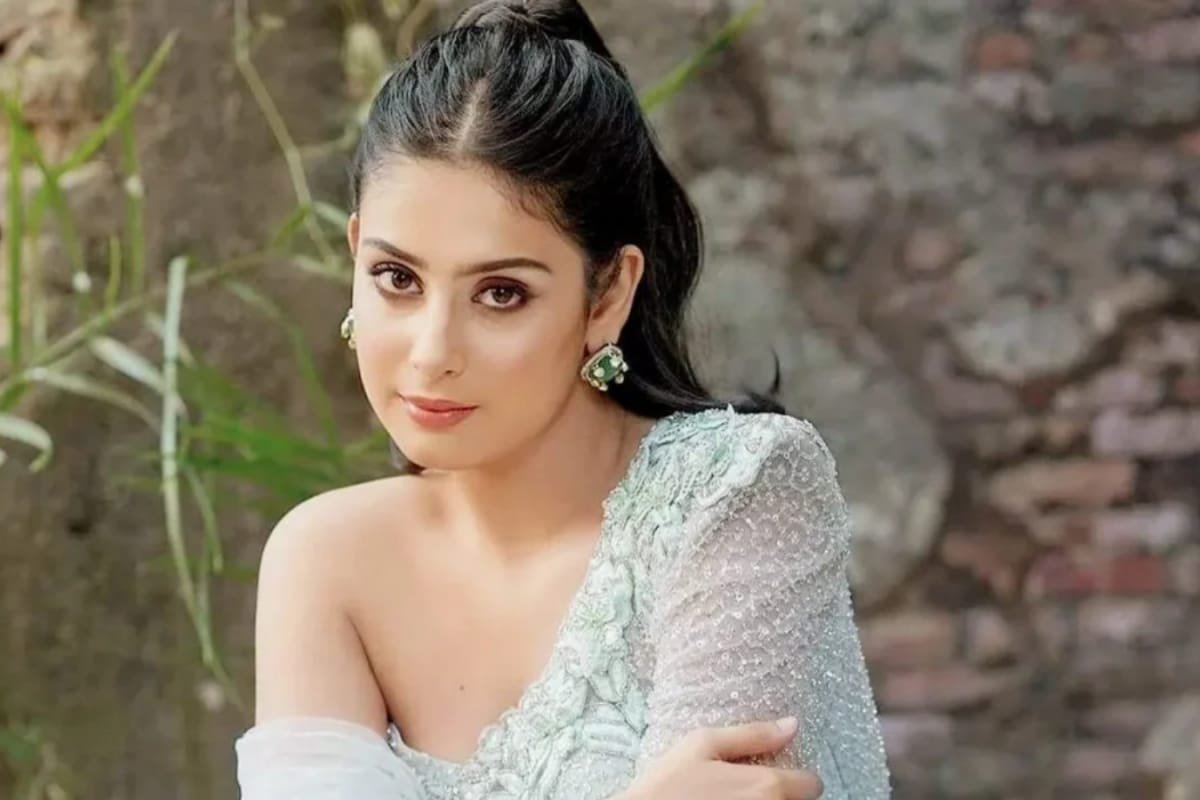 ICYMI: Isha Malviya Roasts Bigg Boss 17 Housemates Munawar Faruqui, Ayesha Khan