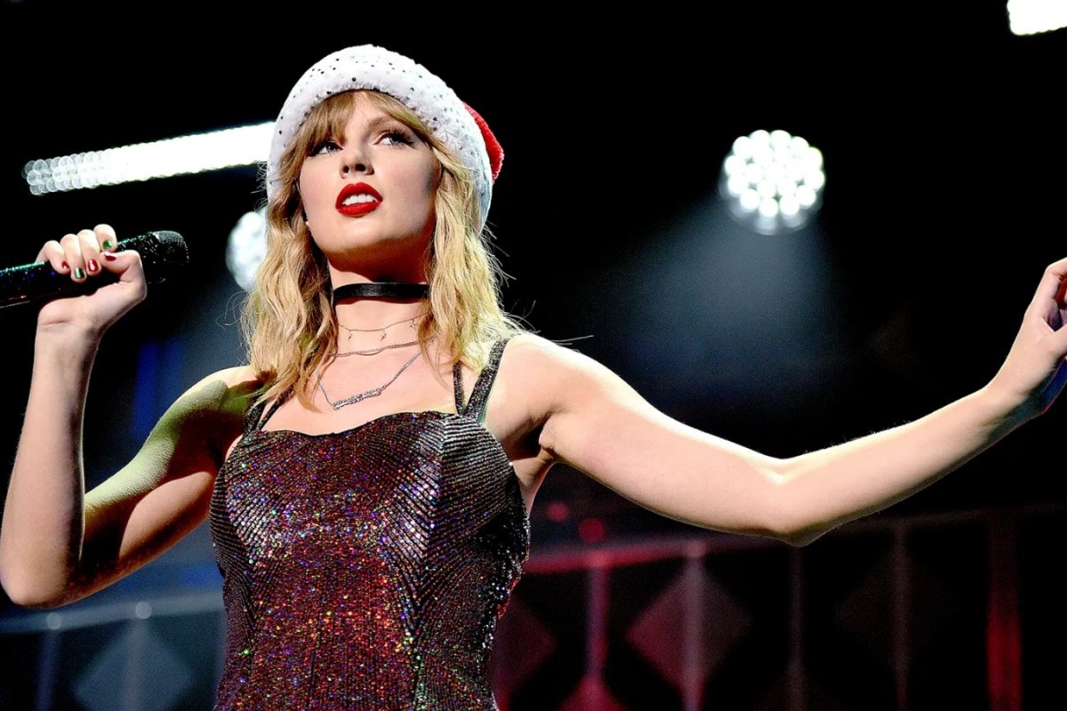 Will Taylor Swift Perform At Christmas Day NFL Game? Netflix CEO Reacts