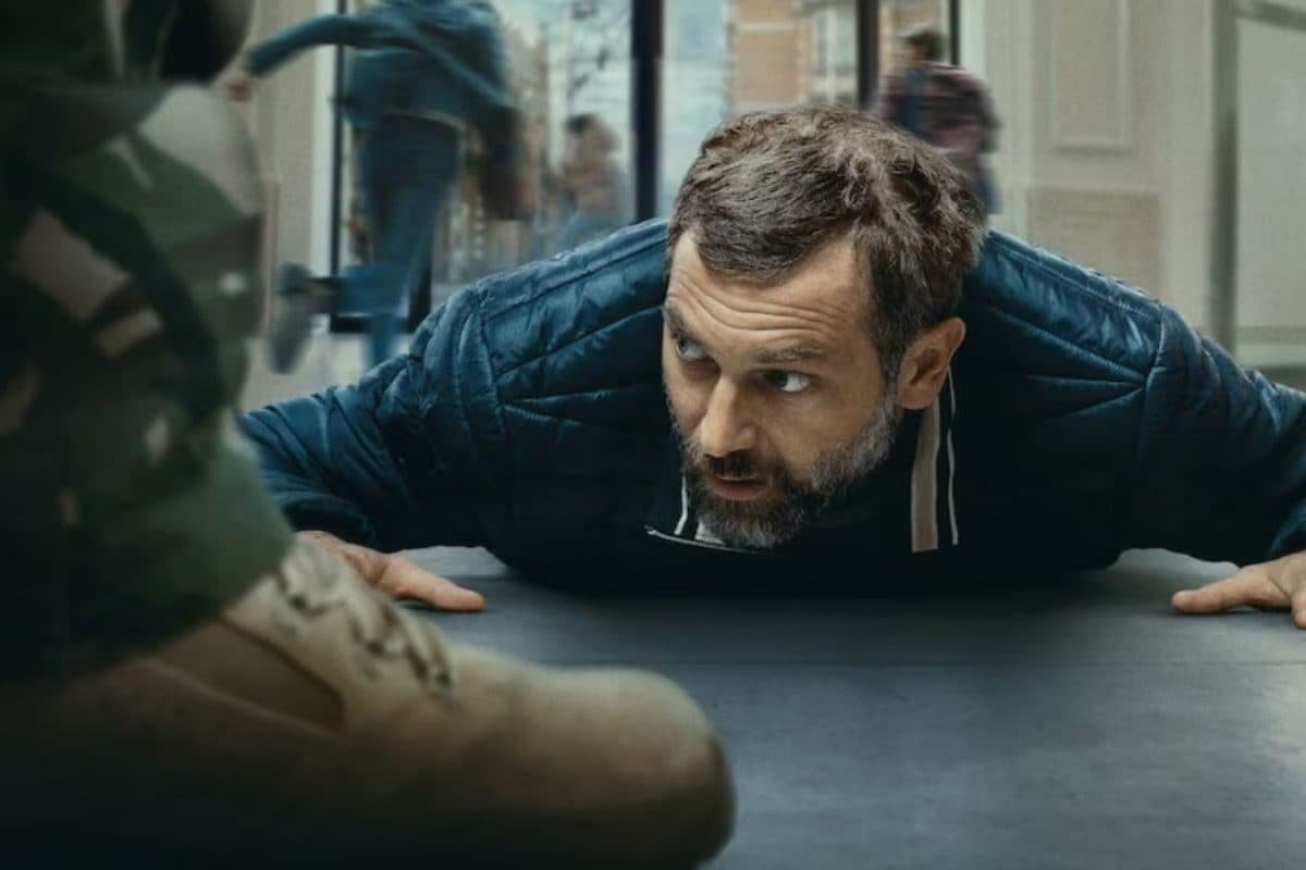 Netflix Reveals How The Makers Of iHostage Created An Actual Apple Store From Scratch