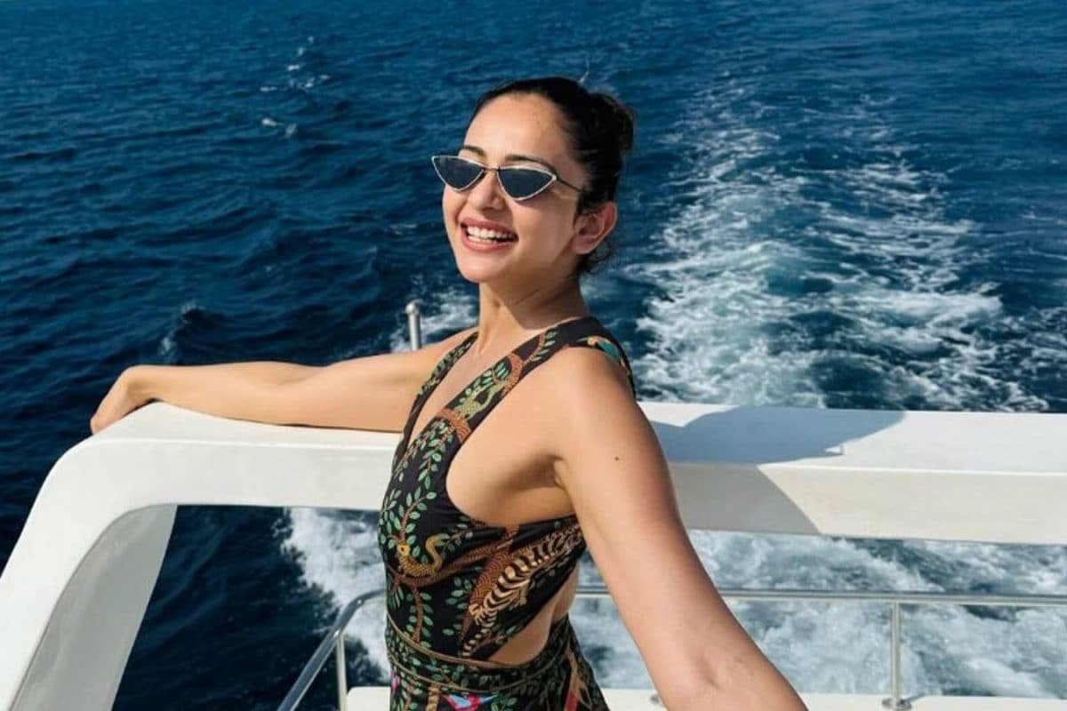 Rakul Preet Singh’s Picture-Perfect Boat Ride Is the Weekend Escape We All Need