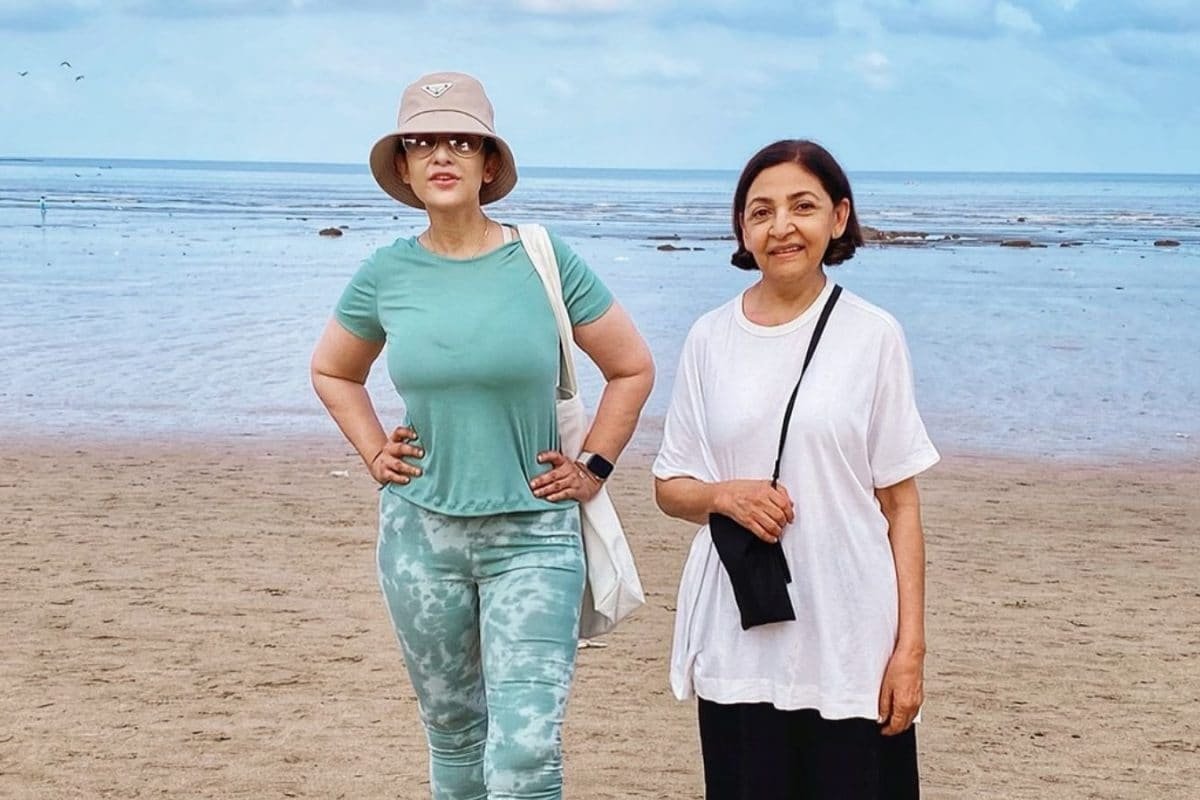 Manisha Koirala Has This To Say About Her Bond With Saudagar Co-star Deepti Naval