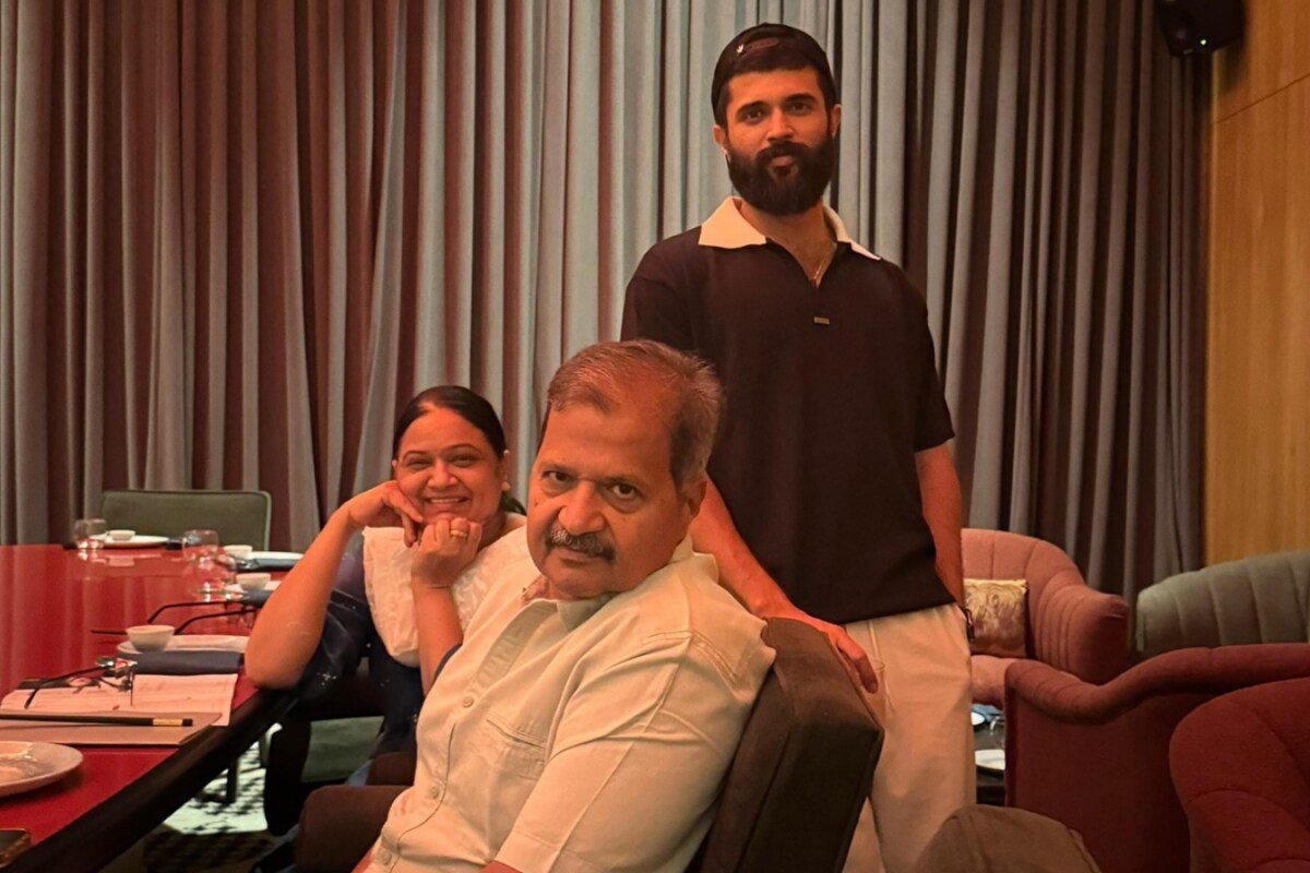 Vijay Deverakonda’s Sweet Dinner Outing With Family: ‘Don’t Forget To…’