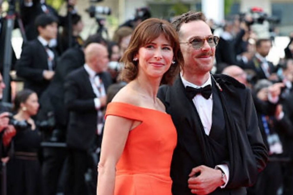Only Benedict Cumberbatch Could Make An Arm Sling Look This Good At Cannes