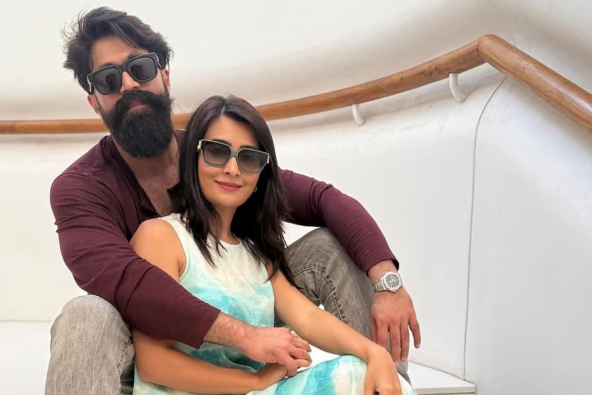 Yashs Wife Radhika Imparts Relationship Advice While Actor Shoots For Toxic And Ramayana