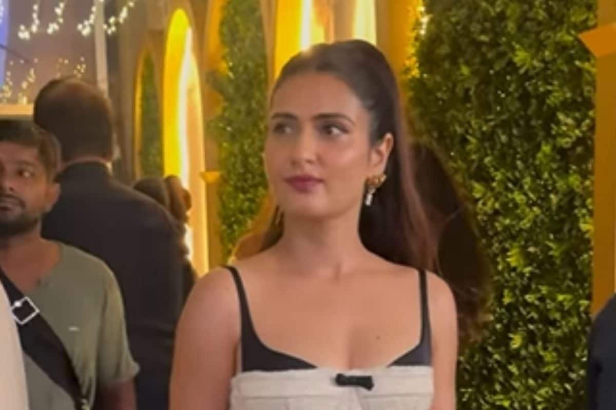 Watch: Fatima Sana Shaikh Had This Much Fun At Metro...In Dino’s Song Launch