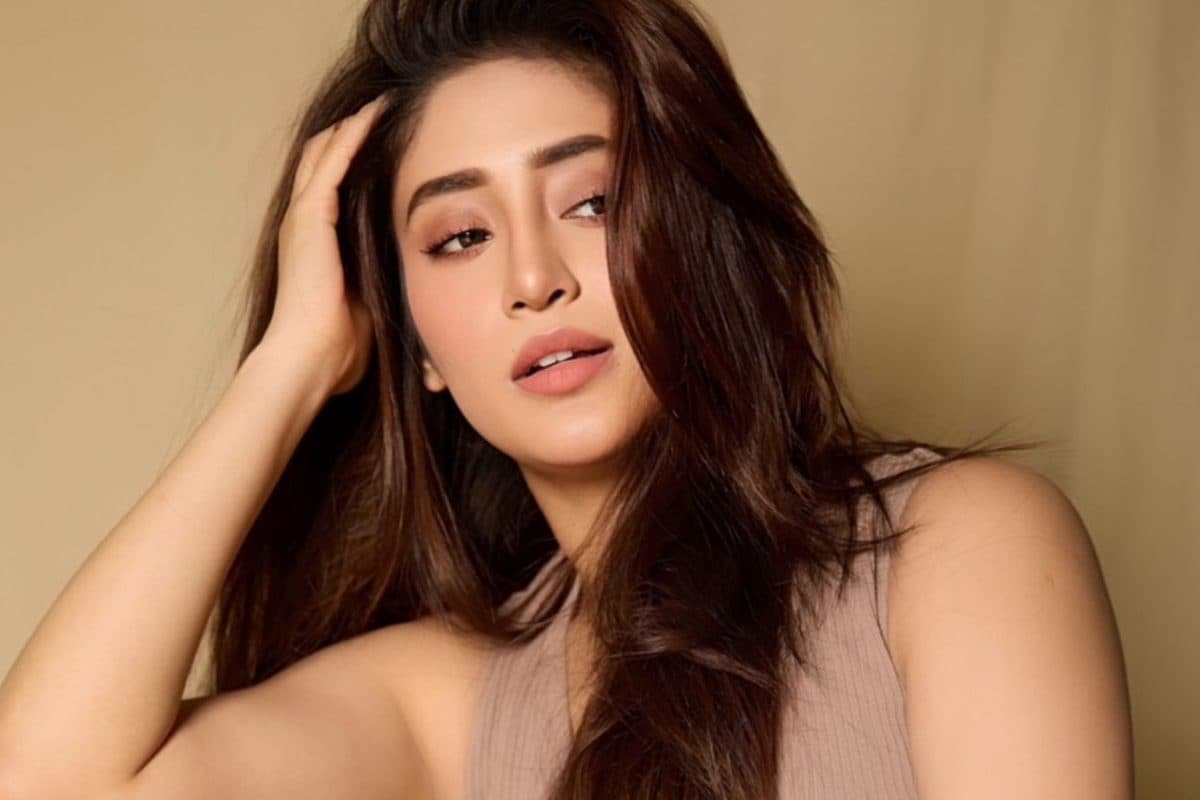 Not Just Fans, Even Shivangi Joshi’s Friends Can’t Wait For Her TV Comesupport