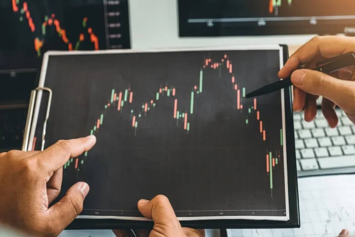 Stock Market Rises But Top Brokers Lose 20 Lakh Clients In 6 Months Amid F&O Slowdown