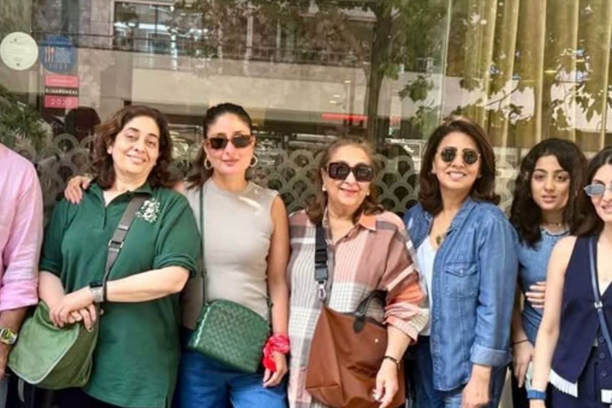 Count The Number Of Kapoors In This Blockbuster Fam-Jam Photo