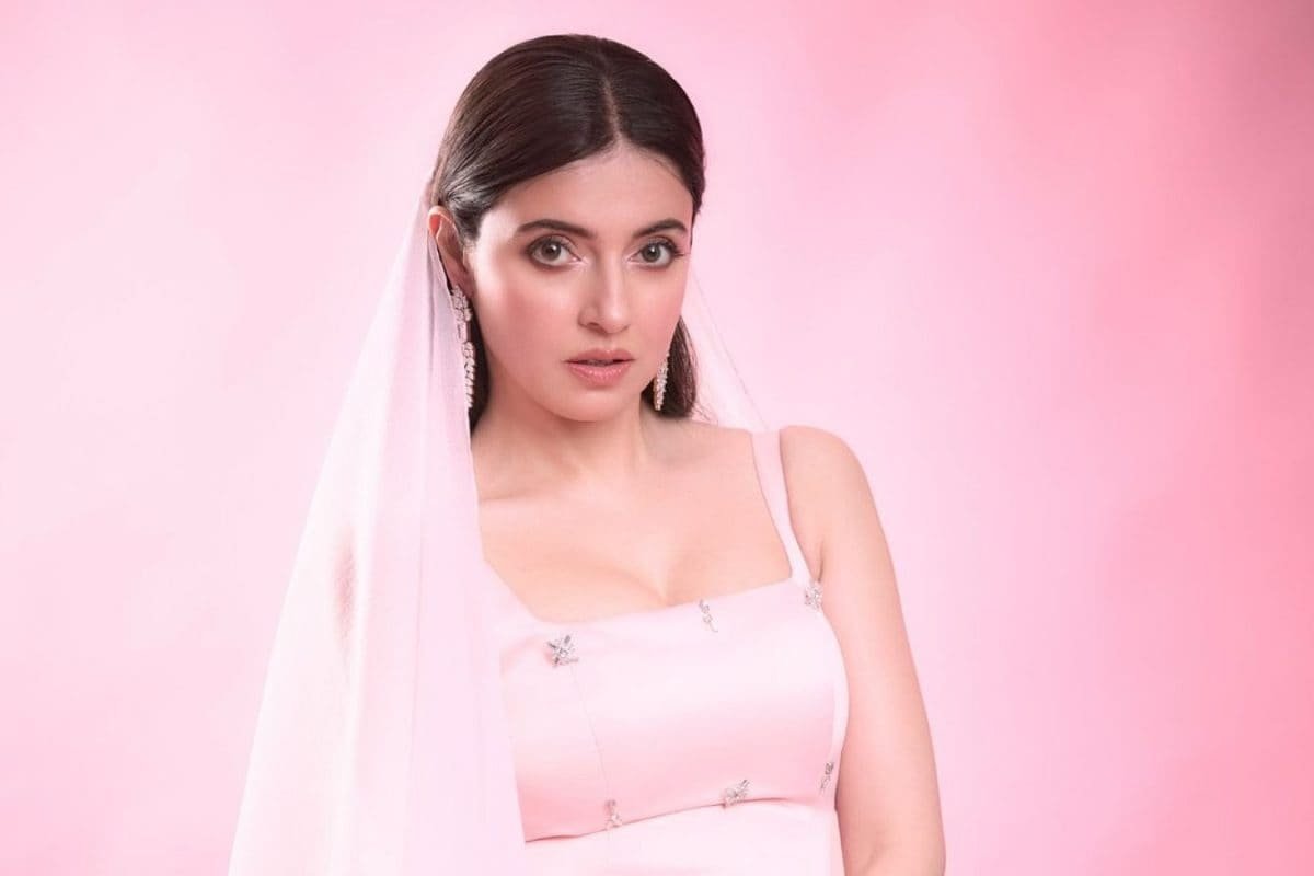 Divya Khossla Brings Back Barbiecore Trend In This Blush Pink Ensemble