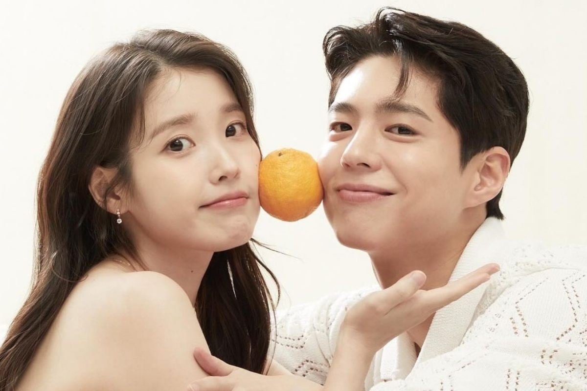 Park Bo Gum Gets A Sweet Surprise From IU On The Final Shoot Of The Seasons