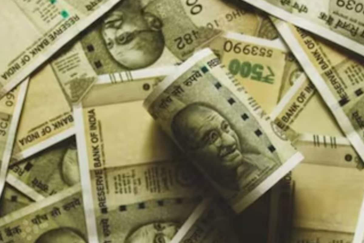 Woman Claims She Feels Financially Pressured Despite Rs 1.7 Lakh Salary