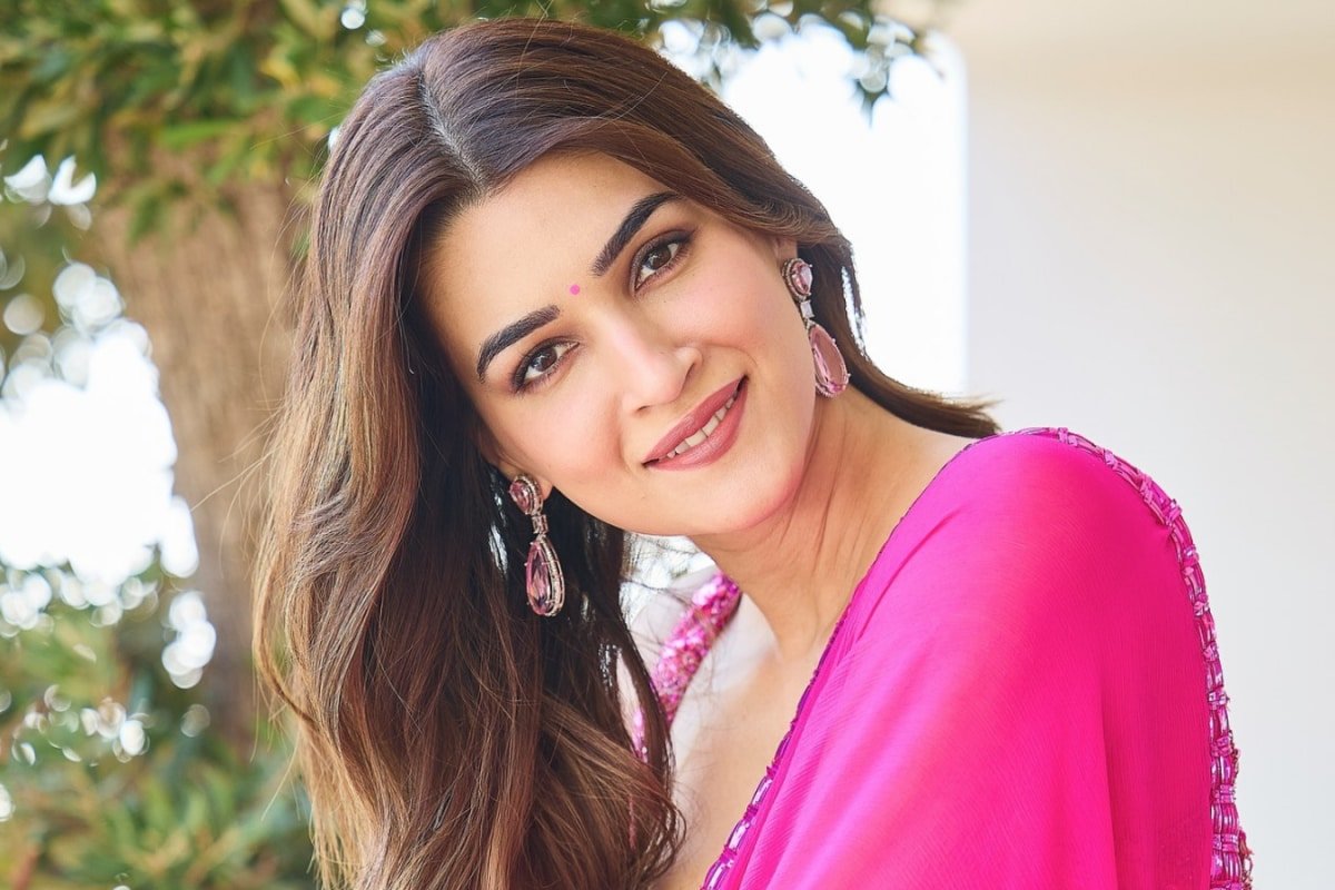 Kriti Sanon Says Her Cocktail 2 Co-Star Rashmika Mandanna ‘Lives In Gym’