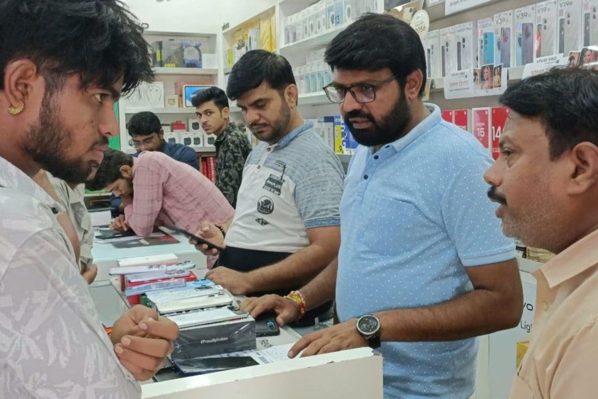 Rs 150 Job To Pan-MP Empire: How This Man Started A Business By Selling Mothers Jewellery