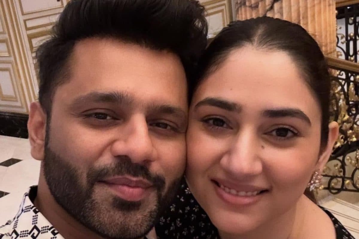 Disha Parmar Jets Off To Dubai ‘For A Hot Minute’ With Rahul Vaidya