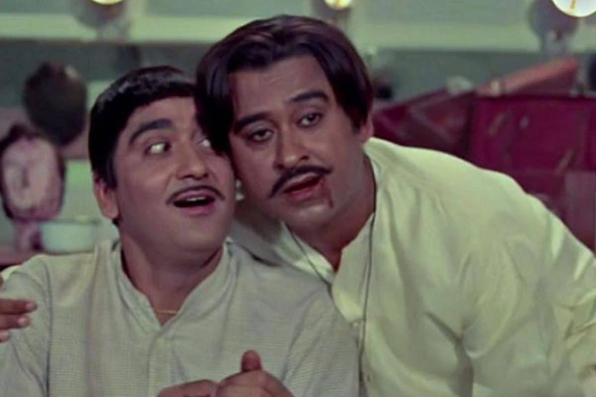 This Iconic Producer Set Up A Tent Outside Bollywood Singer’s Home Untill He Said ‘Yes’