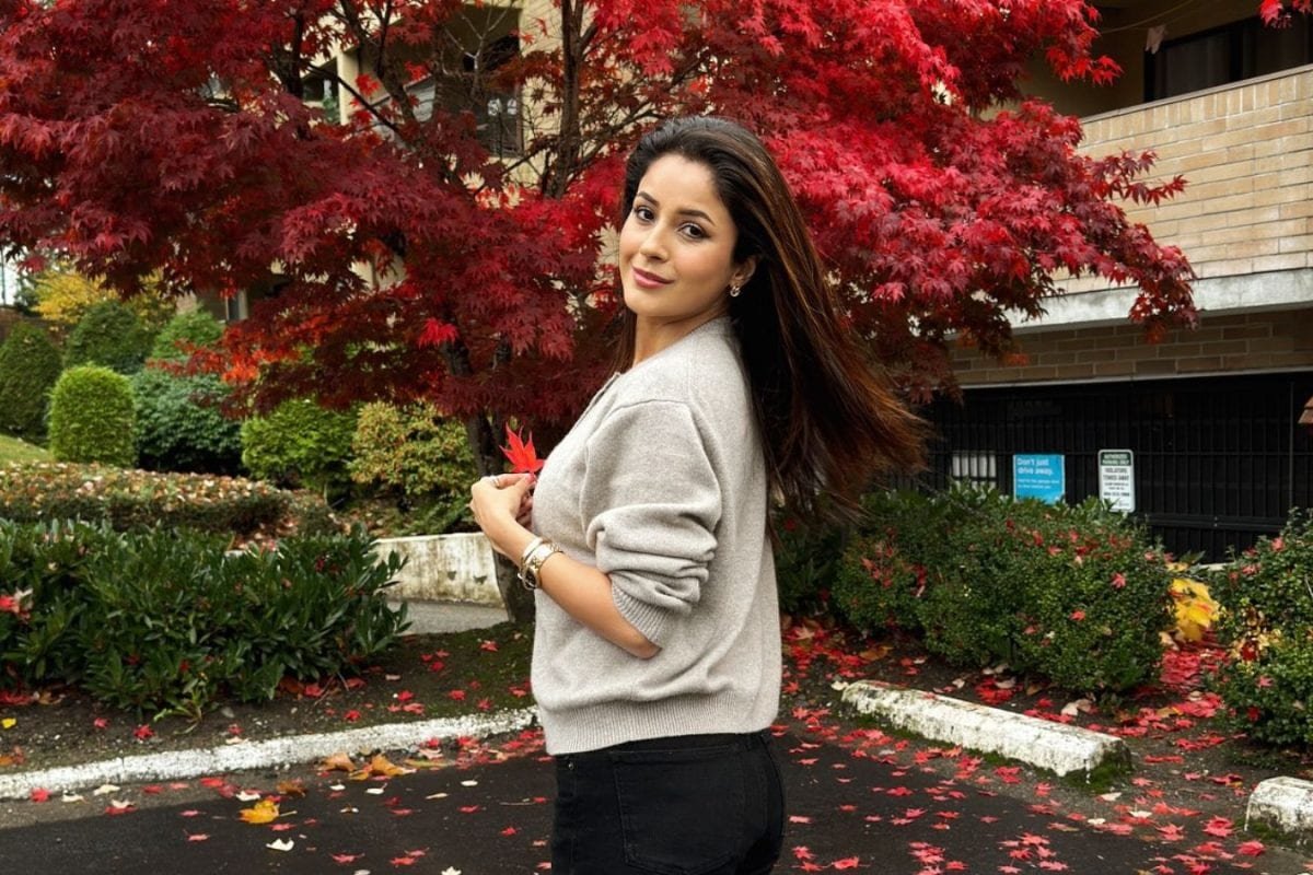 Shehnaaz Gill Says People Can Be Bad, Asks Her Younger Self To Keep Going, Never Stop