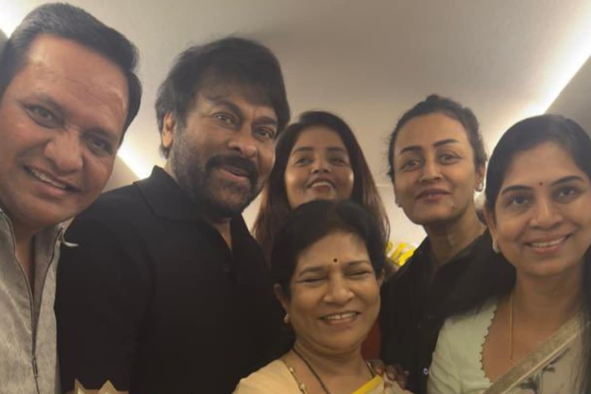 Chiranjeevi Celebrates 45th Anniversary With Surekha On Flight To Dubai