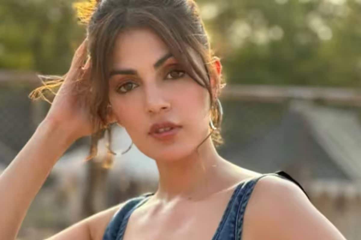 Rhea Chakraborty, Fatima Sana Shaikhs Cutie Selfie Needs Your Attention