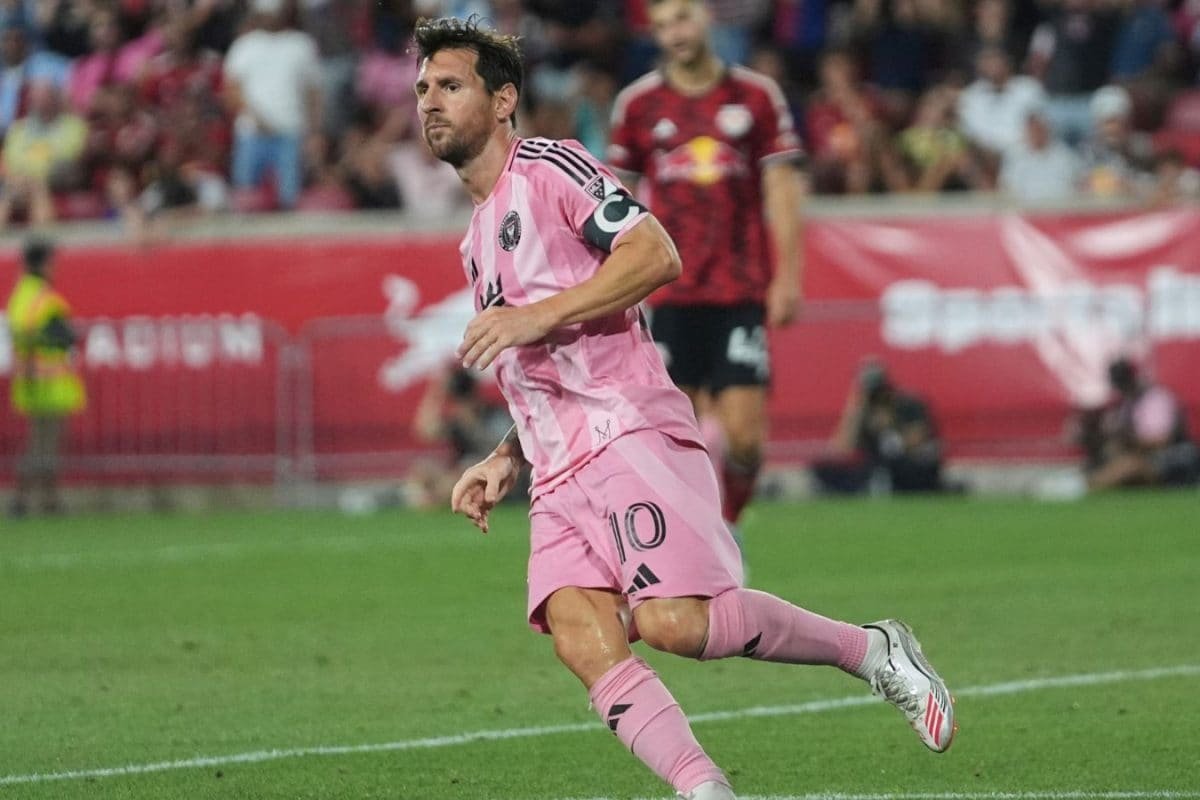 Terry Phelan Wants Lionel Messi To Leave MLS: Its Not Healthy...