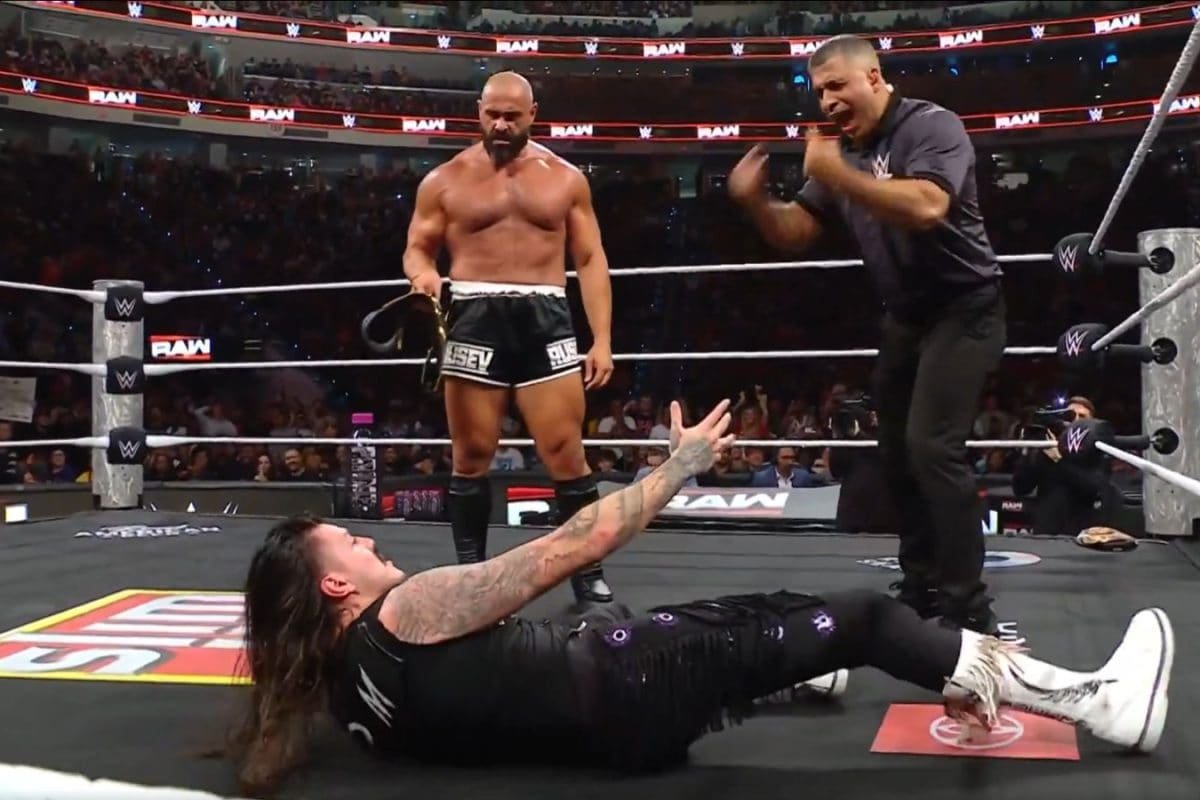 WWE Raw Results: Intercontinental Championship, Tag Team Battles & More