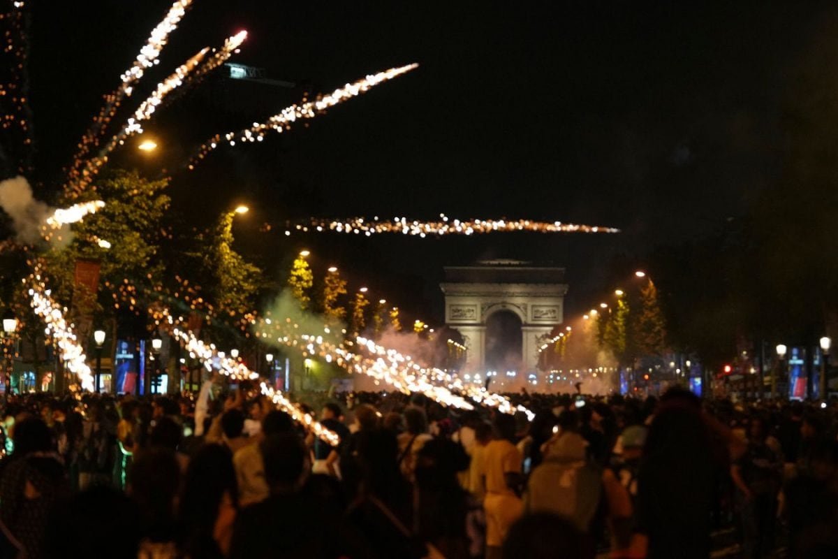 Two Dead, Hundreds Arrested As France Burns After PSGs Champions League Triumph
