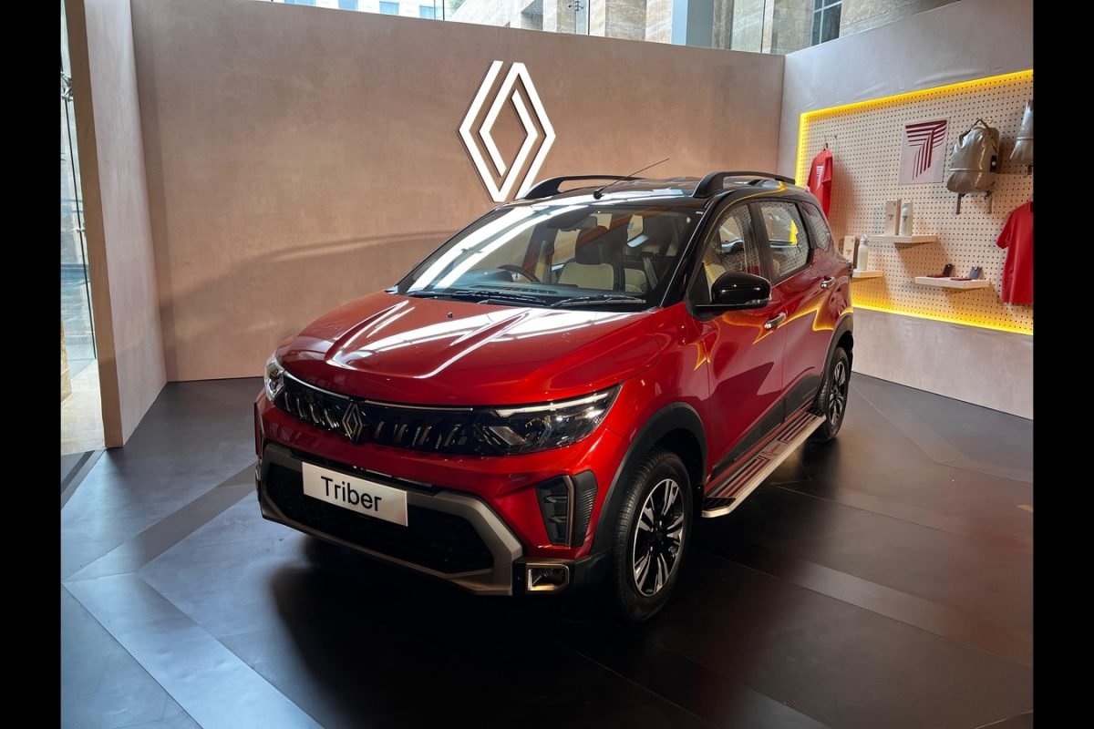 French Carcreater Renault Mulls Cutting 3,000 Jobs In Support Services Amid Sales Pressure: Report