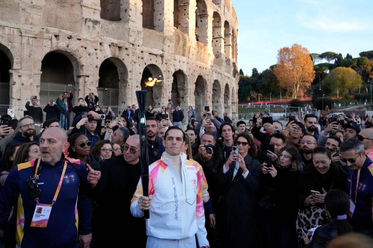 Pro-Palestinian Activists Stopped From Disrupting Milan Cortina Olympics Torch Relay