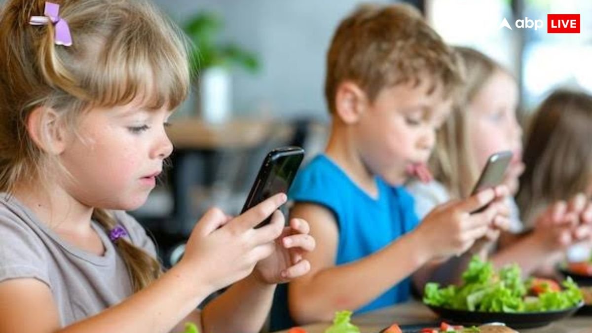 टीवी या फोन दिखाकर बच्चे को खाना खिलाते हैं आप? जान लीजिए ये कितना खतरनाक