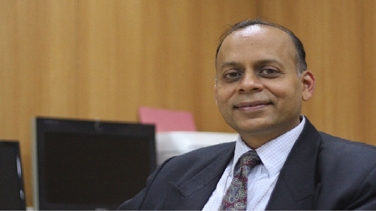 UPSC के नए चेयरमैन बनाए गए पूर्व डिफेंस सेक्रेटरी, जानें कितनी मिलेगी सैलरी