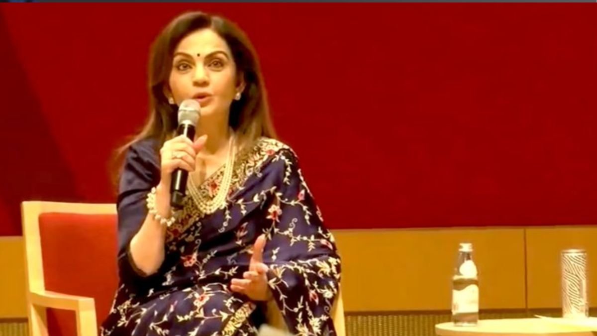 पीएम मोदी या मुकेश अंबानी? नीता अंबानी ने दिया सवाल का कुछ ऐसा जवाब, तालियों की गड़गड़ाहट से गूंज उठा पूरा हॉल