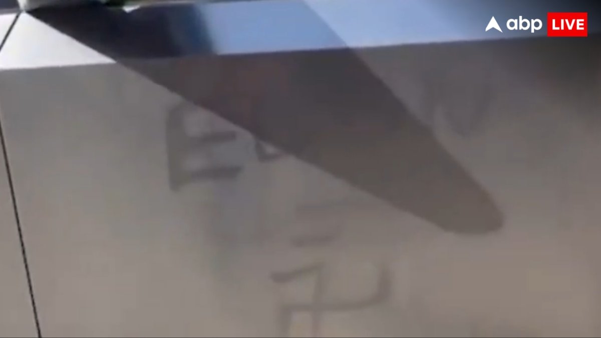 टेस्ला के साइबरट्रक के साथ एक और घटना, हमलावर ने बना दिया स्वास्तिक का निशान; एलन मस्क को आया गुस्सा