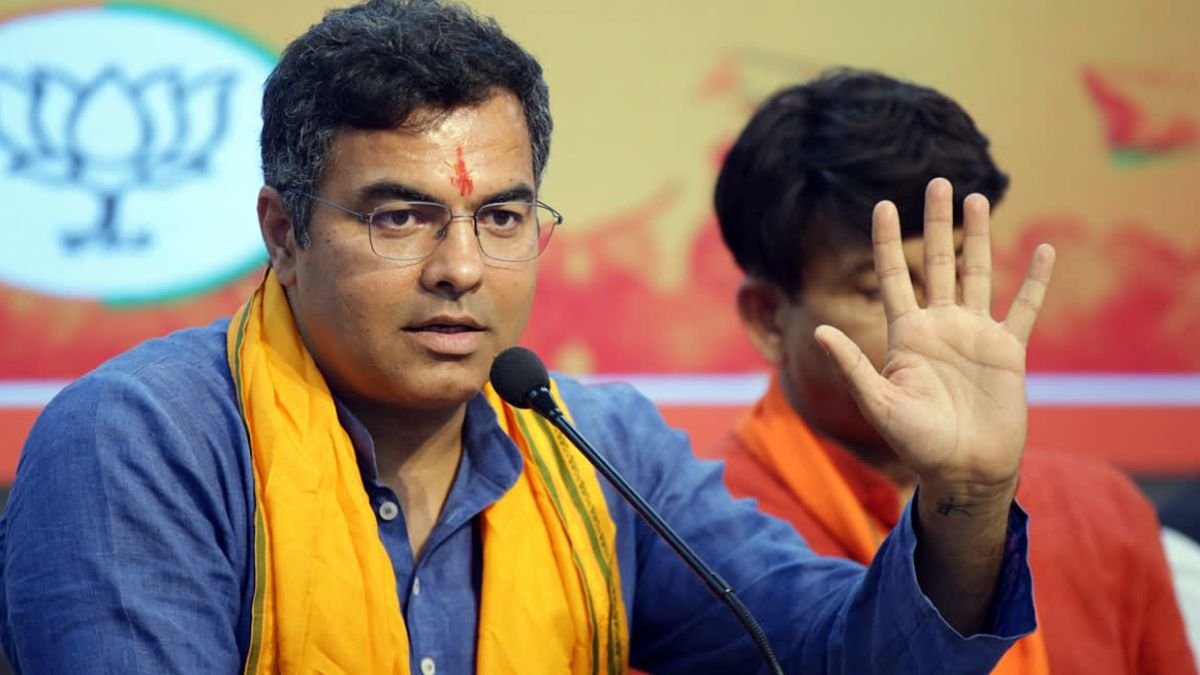 केजरीवाल की हार का रिजल्ट आने के चंद मिनट बाद अमित शाह से मिलने पहुंचे प्रवेश वर्मा, क्या पक्की हो गई CM की दावेदारी? पढ़ें संकेत